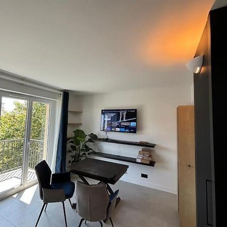 Studio A Courbevoie 92 Luaran gambar