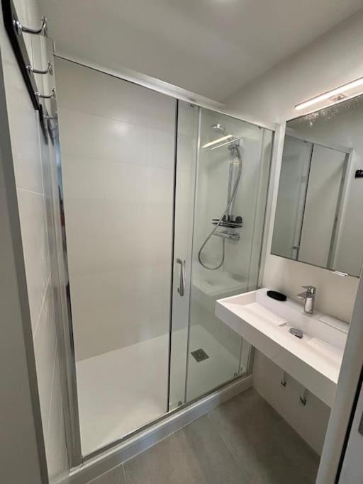 Studio A Courbevoie 92 Luaran gambar