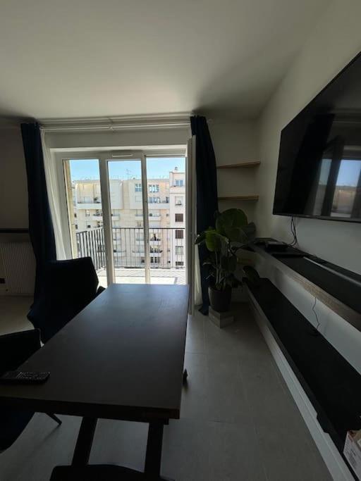 Studio A Courbevoie 92 Luaran gambar